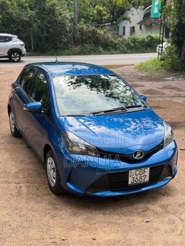 Toyota Vitz 2016 Car (Used)