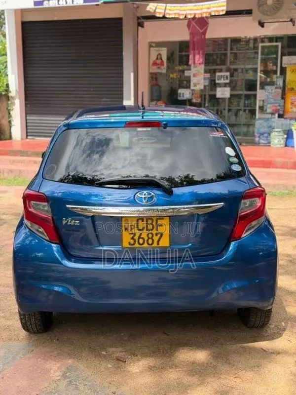 Toyota Vitz 2016 Car (Used)