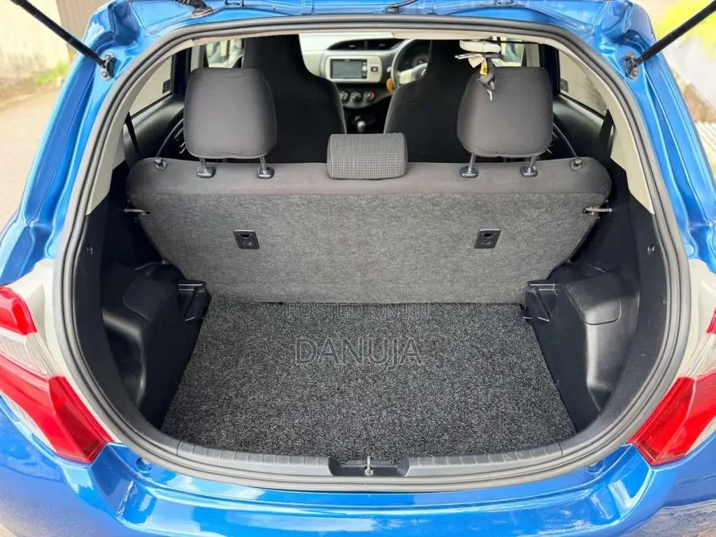 Toyota Vitz 2016 Car (Used)