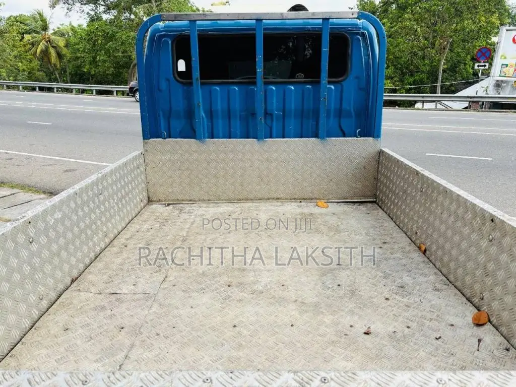 Toyota CrewCab 2001 Crew Cab (Used)