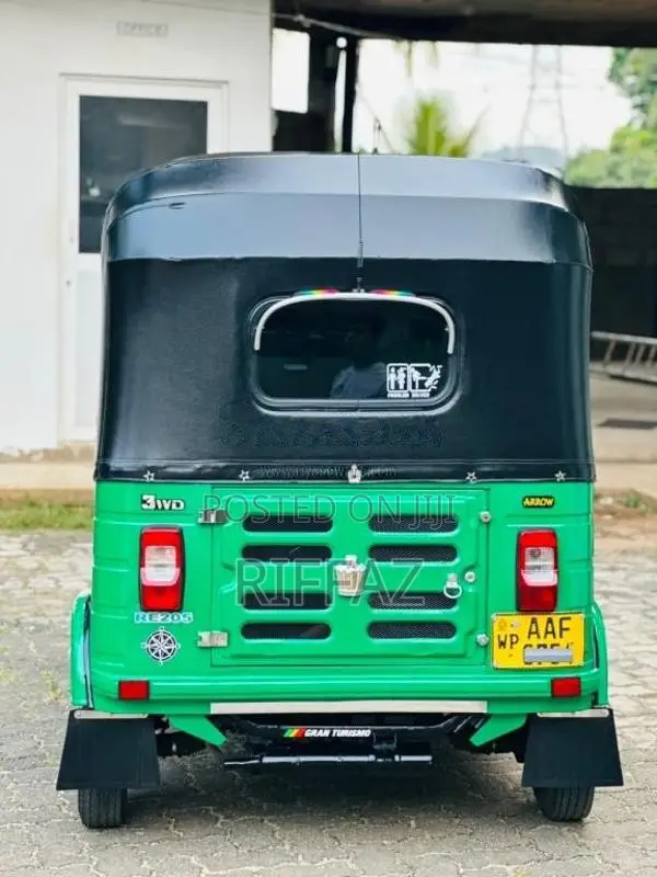 Bajaj RE 205 2012 Three Wheel (Used)