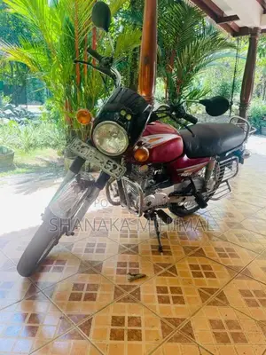 Bajaj Boxer 2002 Motorbike (Used)