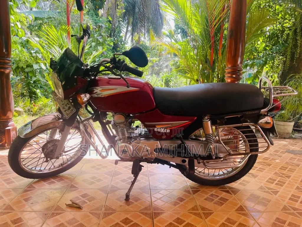 Bajaj Boxer 2002 Motorbike (Used)