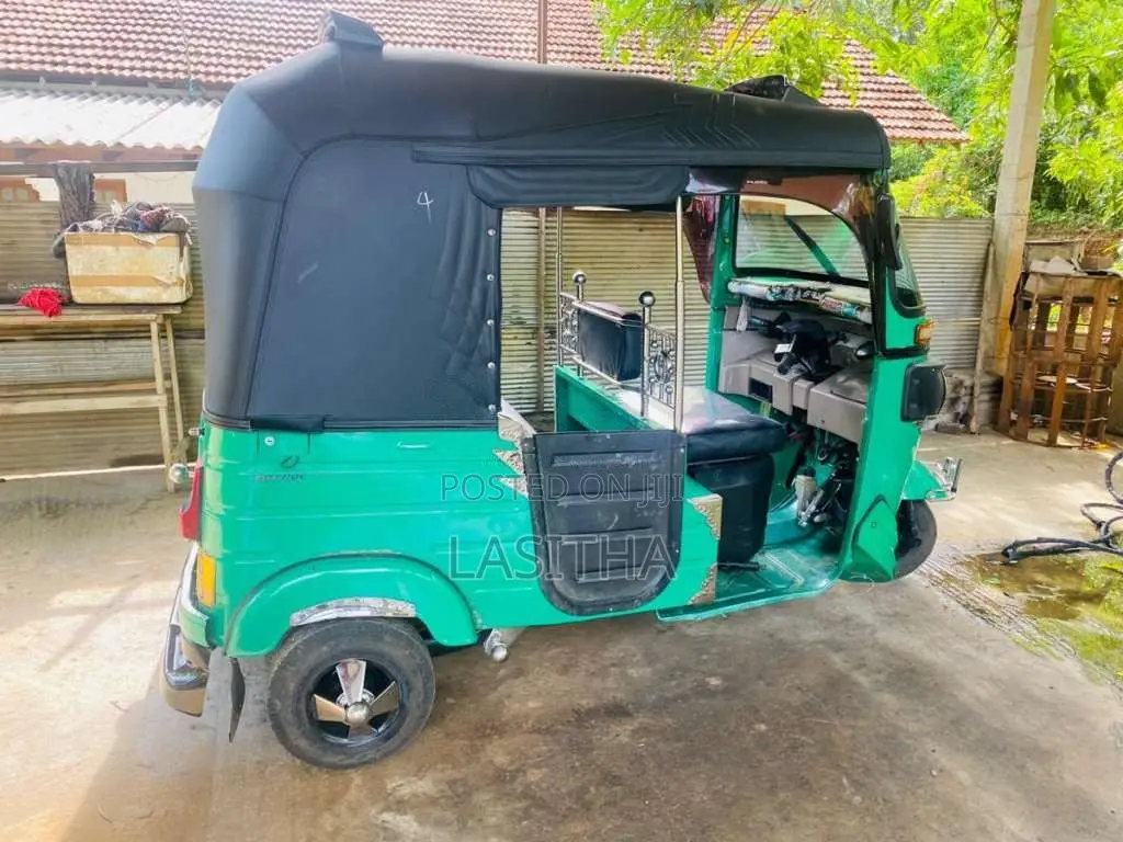 Bajaj RE 205 2017 Three Wheel (Used)