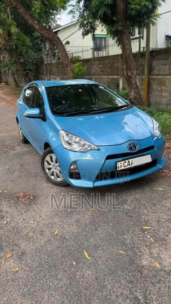 Toyota Aqua 2012 Car (Used)