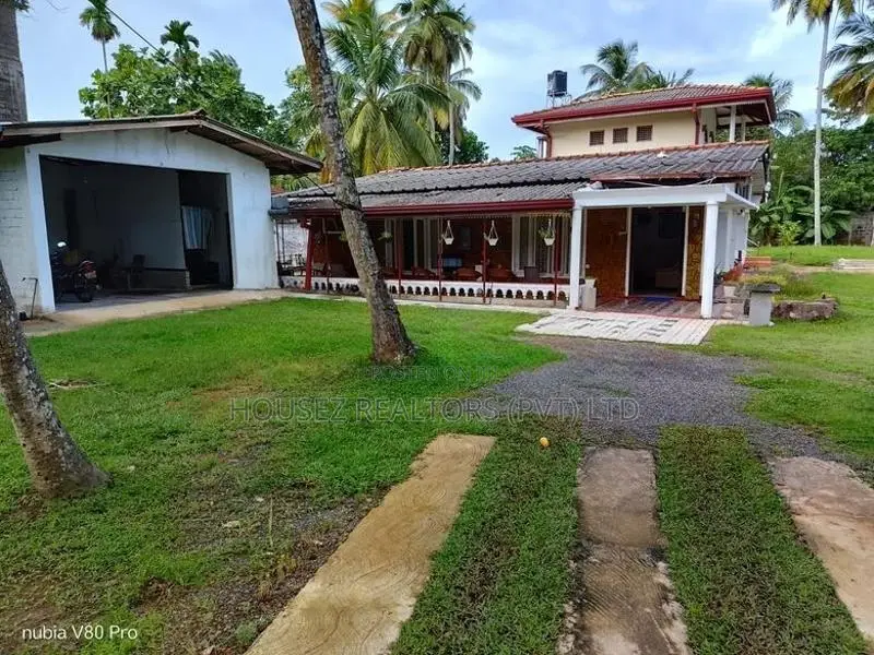 Spacious House for Sale in Wadduwa