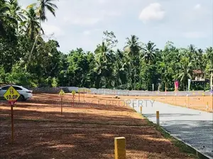 හෝමගම අනගි බිම් කොටස්