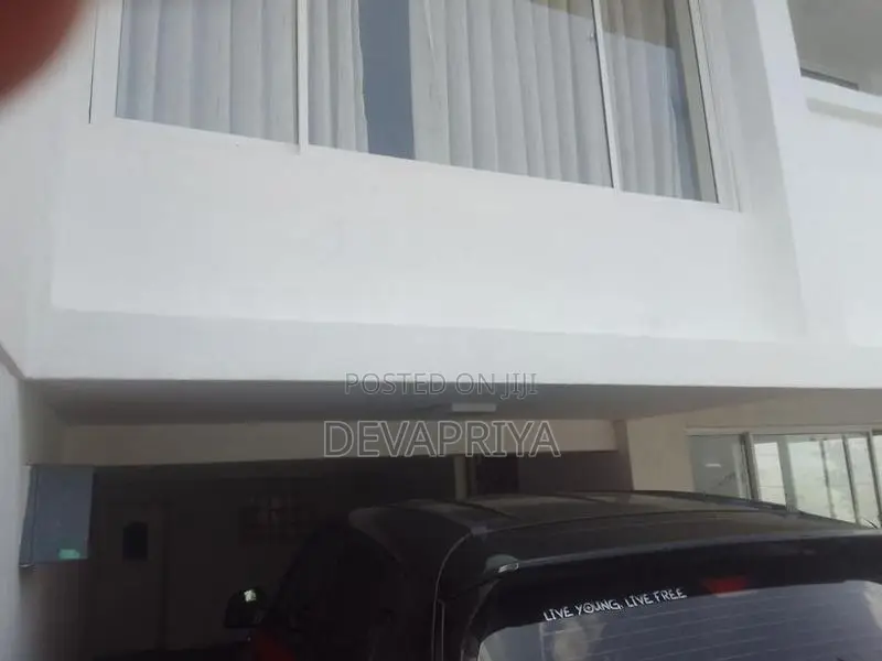 House for Sale in Park Road Colombo 5