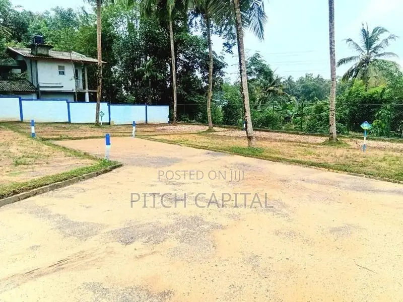 අතුරුගිරිය පුරවරයෙන් විකිණීමට අගනා බිම් කොටස්