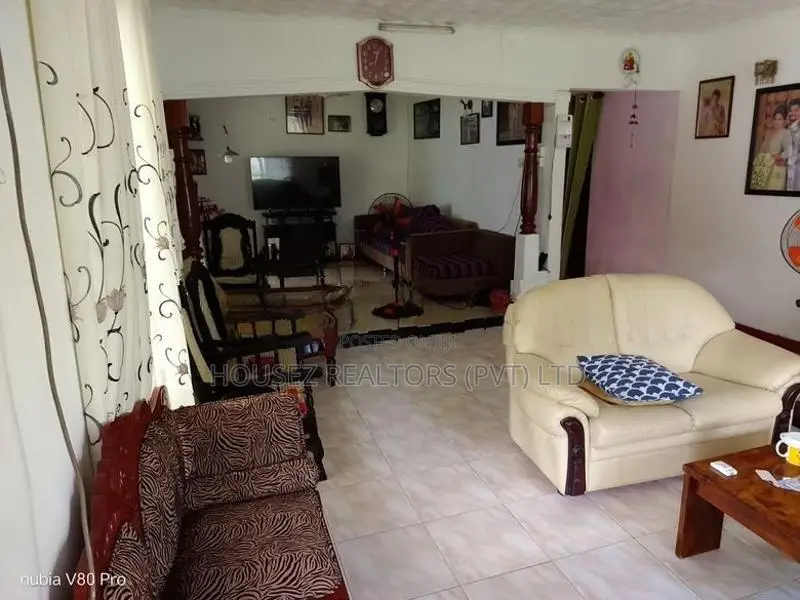 Spacious House for Sale in Wadduwa