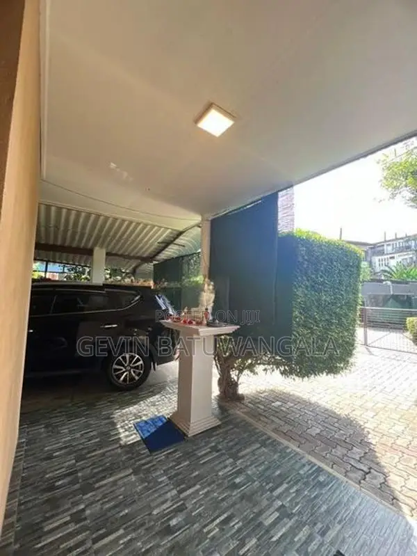 House 3BR near Galle Road for Sale in Rawathawatta Moratuwa