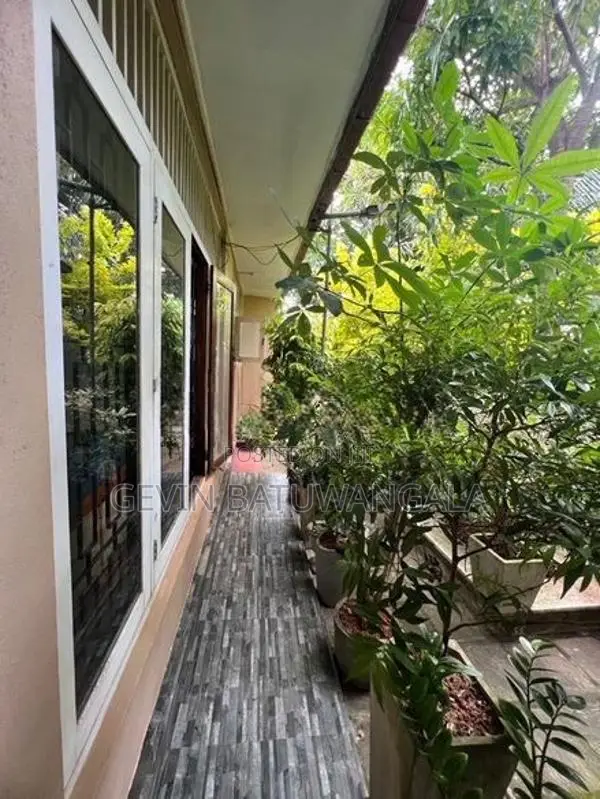 House 3BR near Galle Road for Sale in Rawathawatta Moratuwa