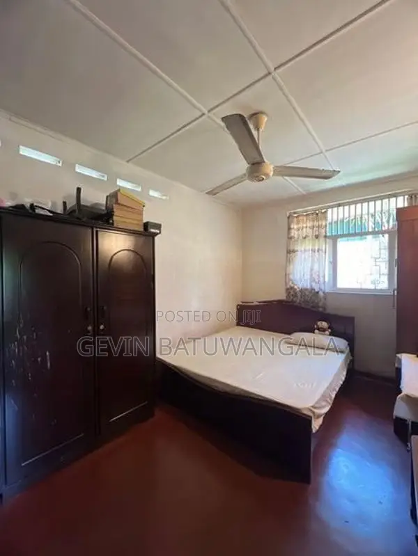 House 3BR near Galle Road for Sale in Rawathawatta Moratuwa