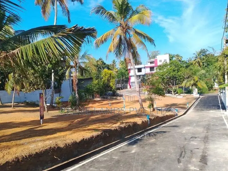 Meepawala Road Face Lands for Sale