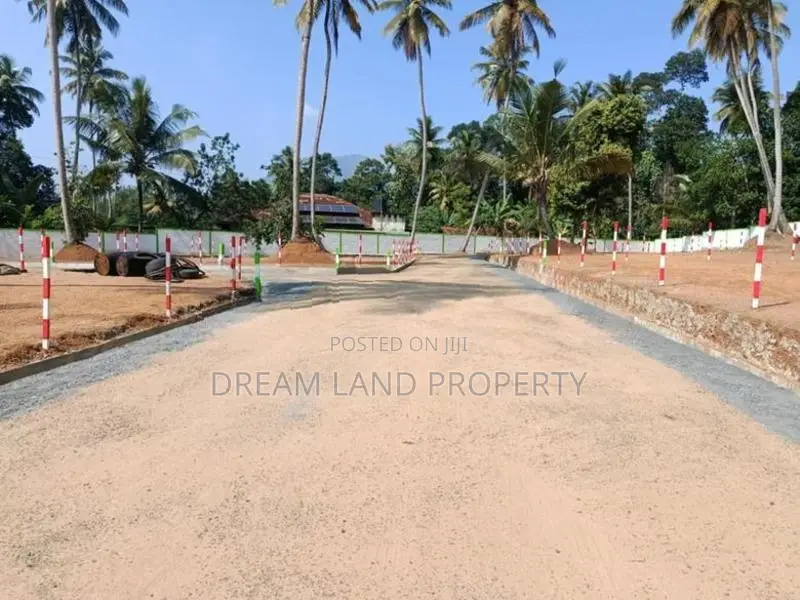 නුවර පාරෙන් ඉඩම් විකිනීමට - කුරුනෑගල