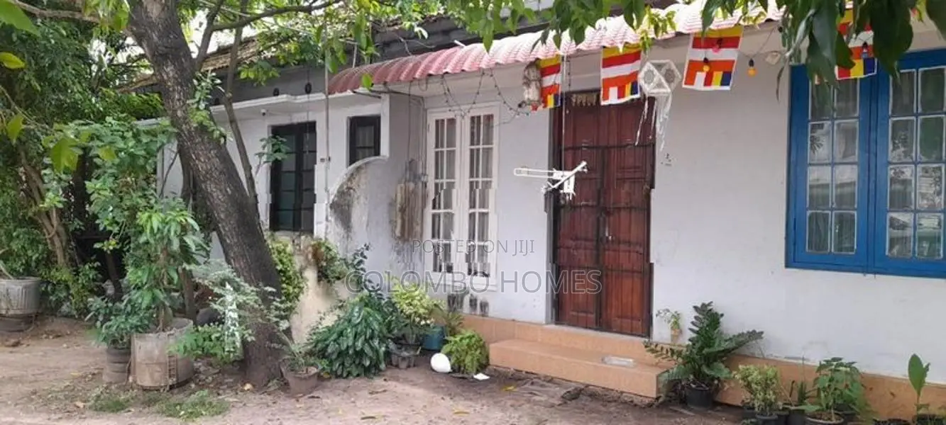 Residential Land with House for Sale - Manning Place Colombo 06