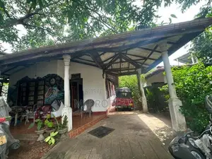 ( GS-1154)Valuable Residential Bare Land with House Sale in Malabe