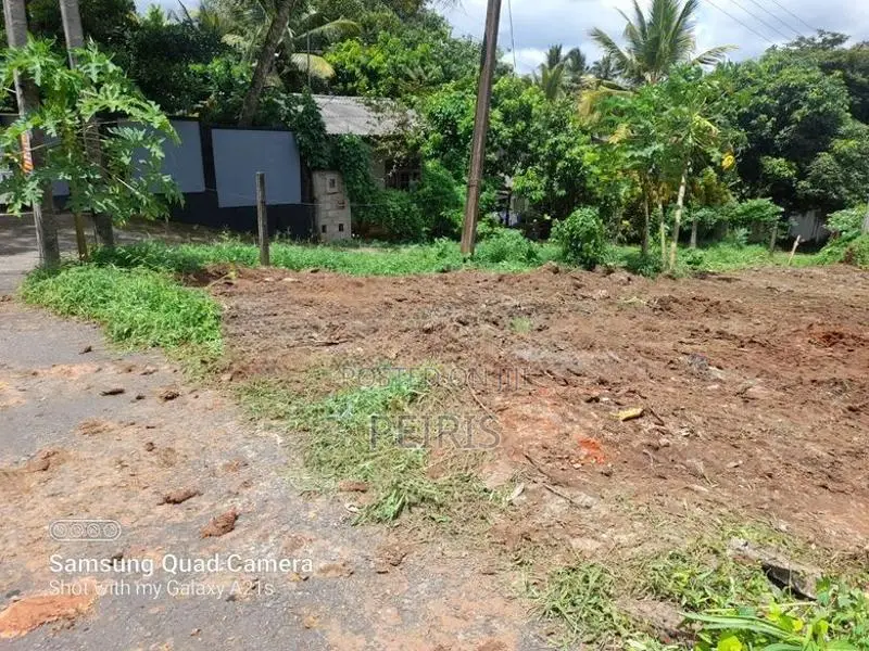 Land for Sale in Close to Kahathuduwa