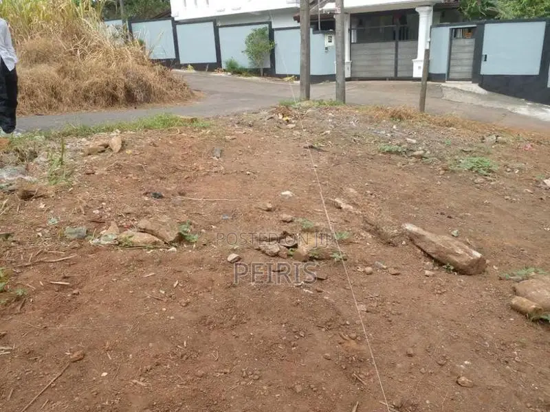 Land for Sale in Close to Kahathuduwa