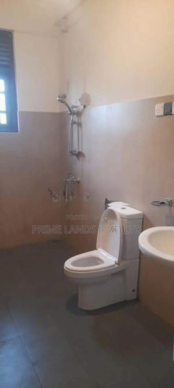 Gampaha Town Full Complet House for Sale