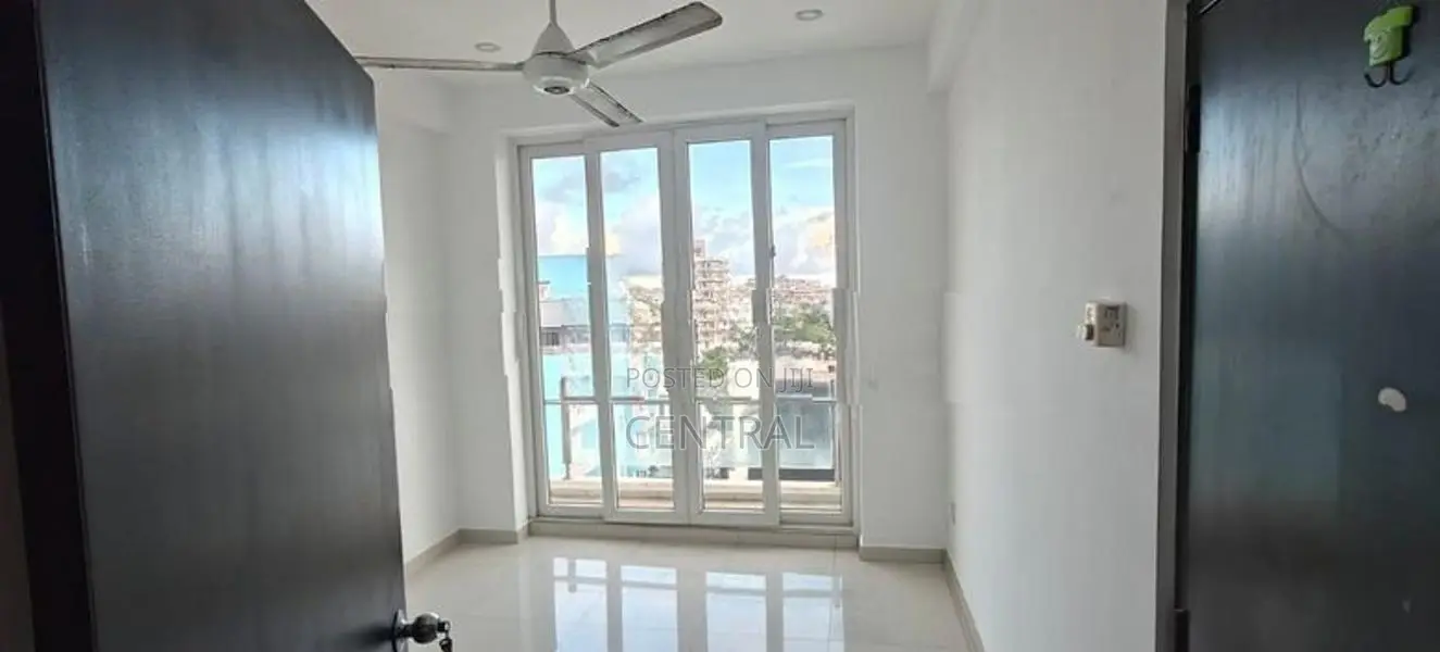 Luxury 4 Bedroom Sea-View Apartment for Sale in Colombo 06 (C7-10193)