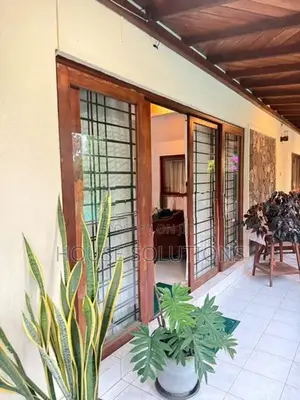 Luxury Lakefront House for Sale – Moratuwa