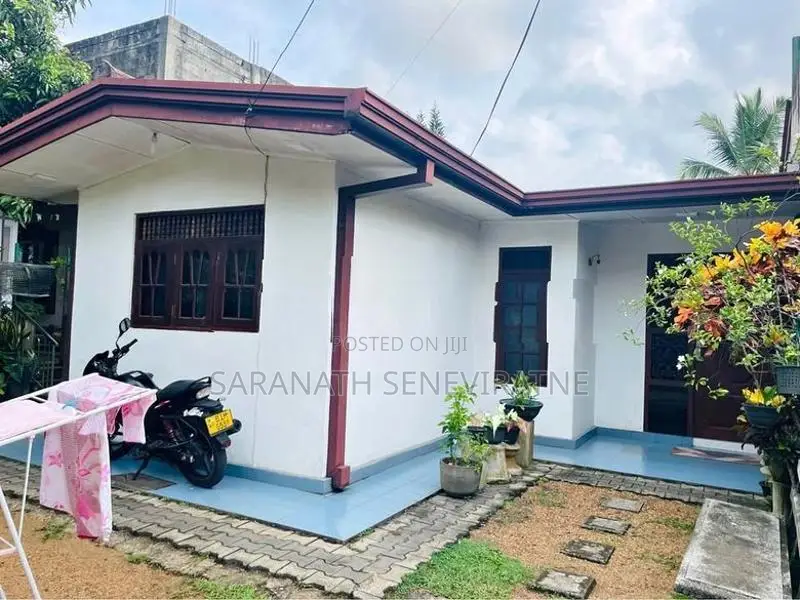 House for Sale in Piliyandala Maharagama road.