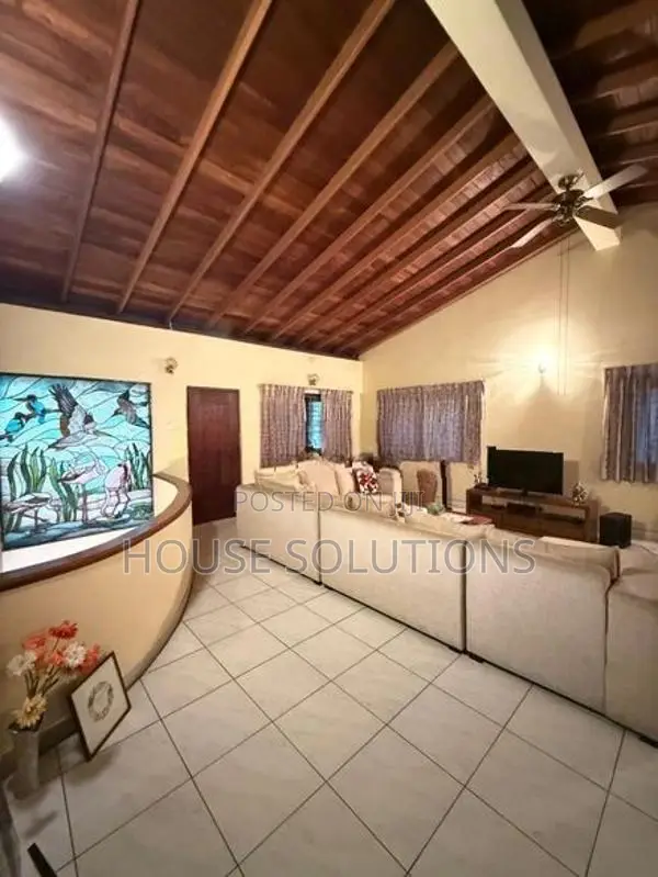 Luxury Lakefront House for Sale – Moratuwa