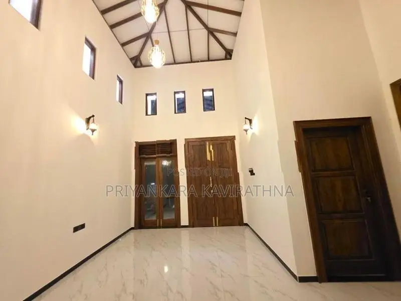 Mordern Luxury House For Sale in Kahatuduwa