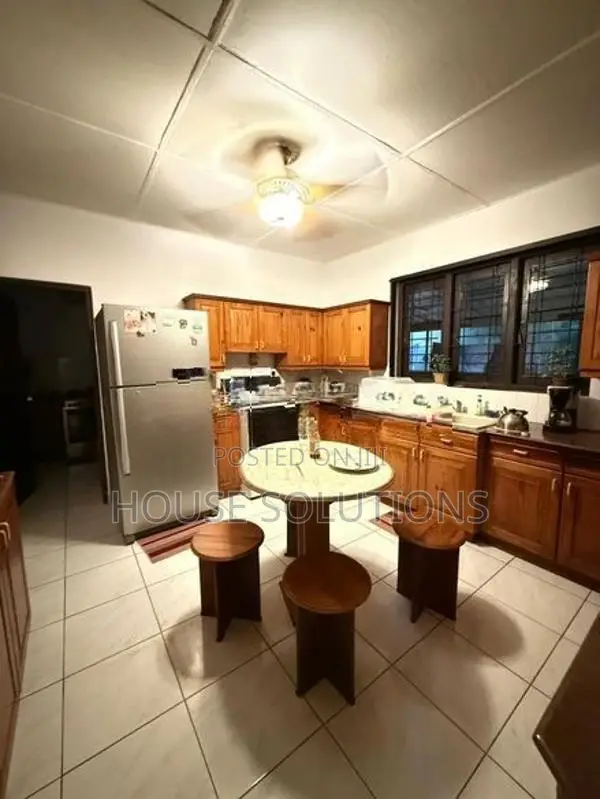 Luxury Lakefront House for Sale – Moratuwa