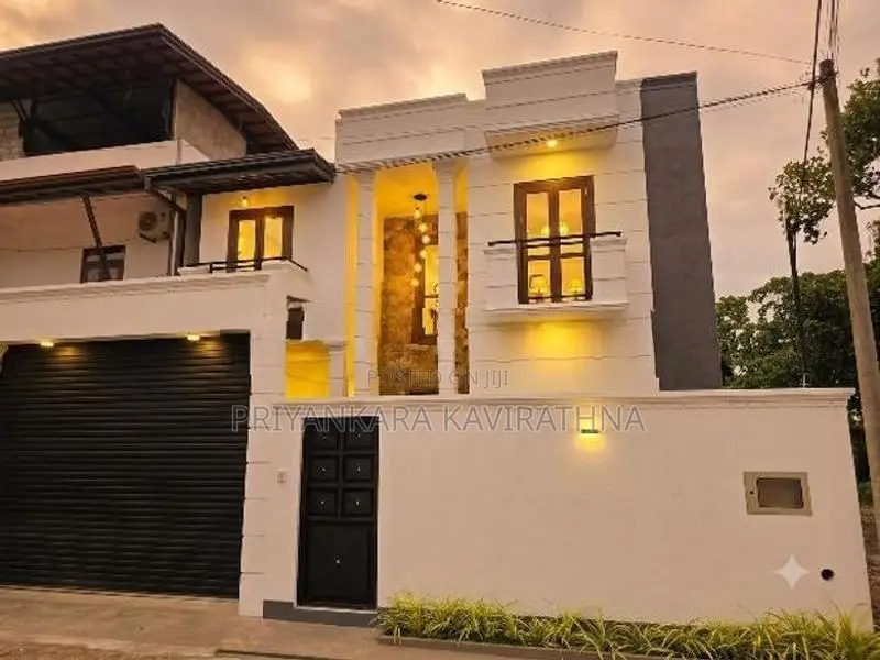 කුඹුරු යායකට මායිම් සුකෝපබෝගී අලුත්ම තෙමහල් නිවස විකිනීමට - බොරලැස්ගමු