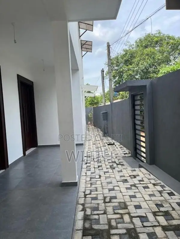 අලුත් මහල්3 ණවමාදිලියේ ළස්සන නිවසක්විකිනිමට හොකන්දර