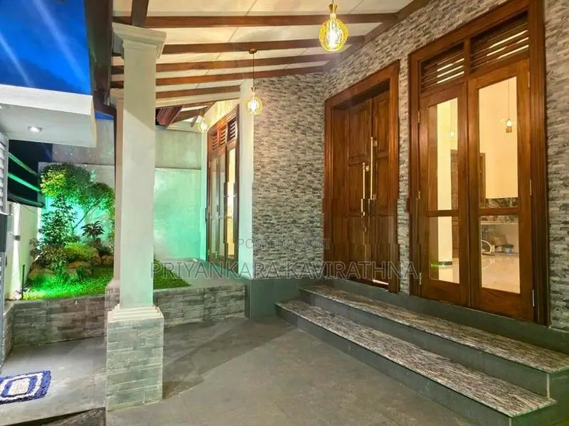 Mordern Luxury House For Sale in Kahatuduwa