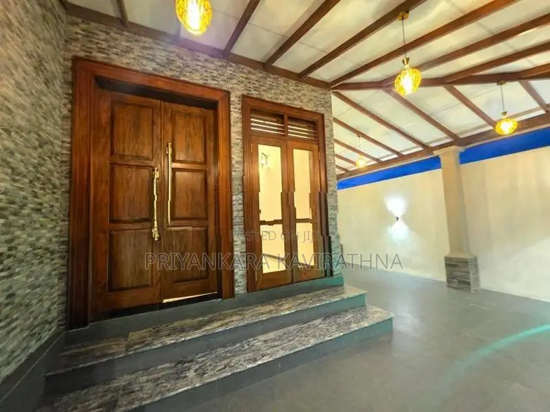 Mordern Luxury House For Sale in Kahatuduwa