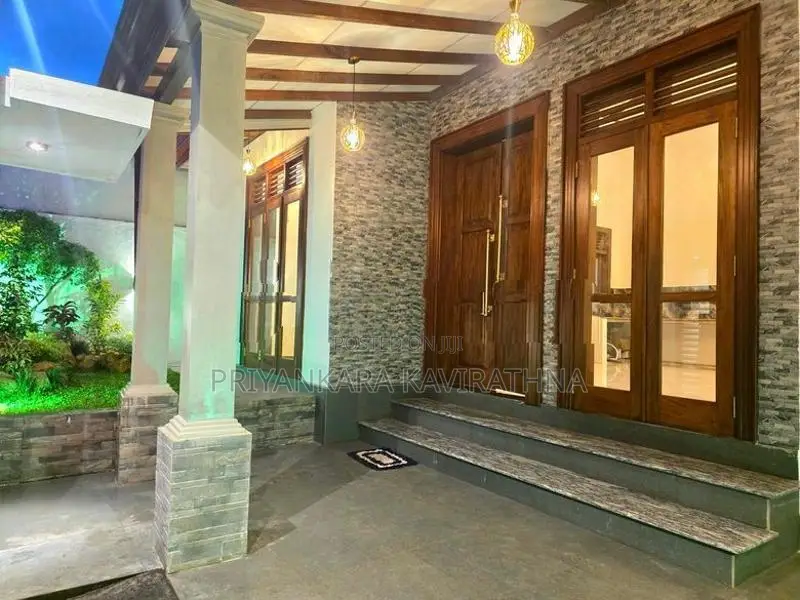 Mordern Luxury House For Sale in Kahatuduwa