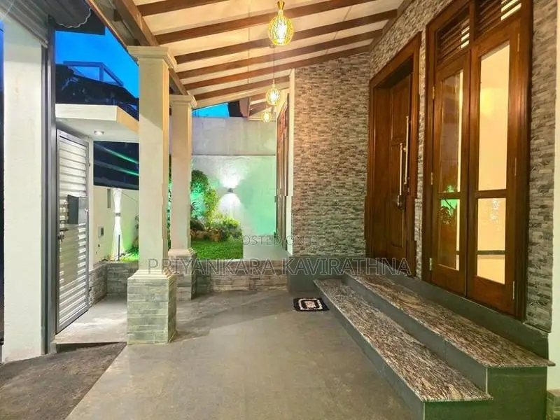 Mordern Luxury House For Sale in Kahatuduwa