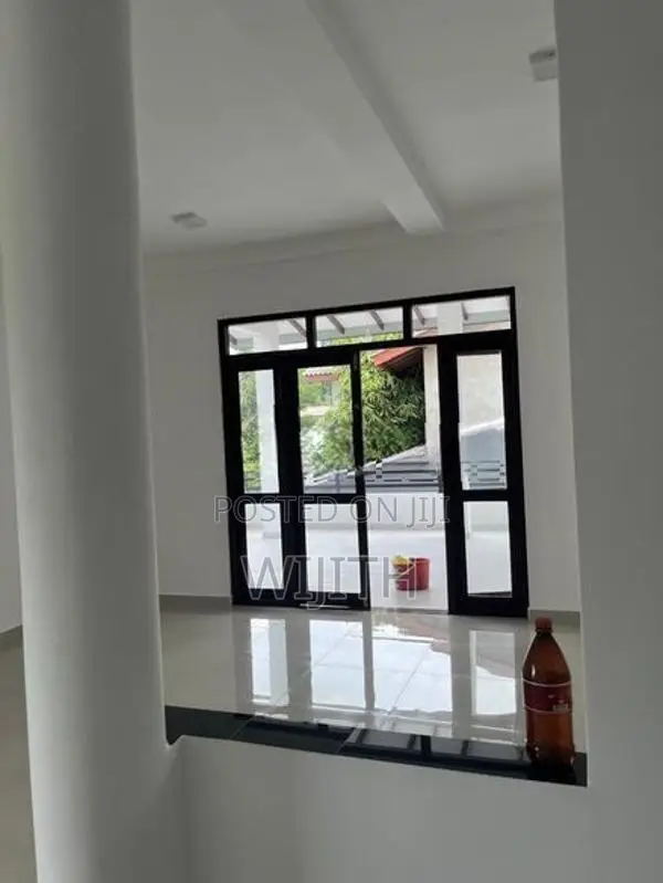 අලුත් මහල්3 ණවමාදිලියේ ළස්සන නිවසක්විකිනිමට හොකන්දර