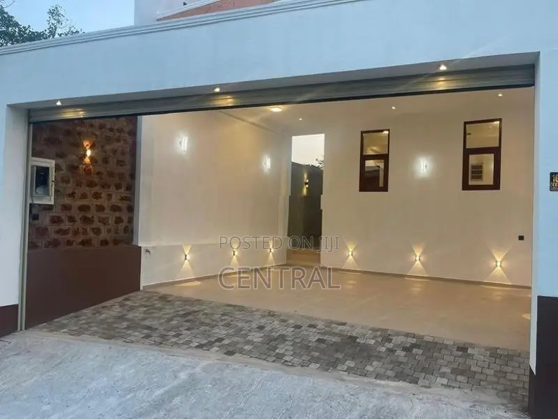 BRAND NEW TWO STORIED HOUSE FOR SALE IN MALABE TOWN (C7-10207)