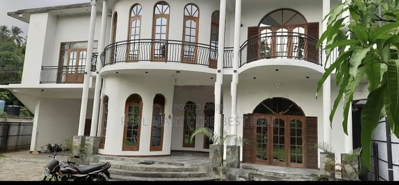 KANDY : 8-AC-BR (44P) LUXURY HOTEL FOR SALE