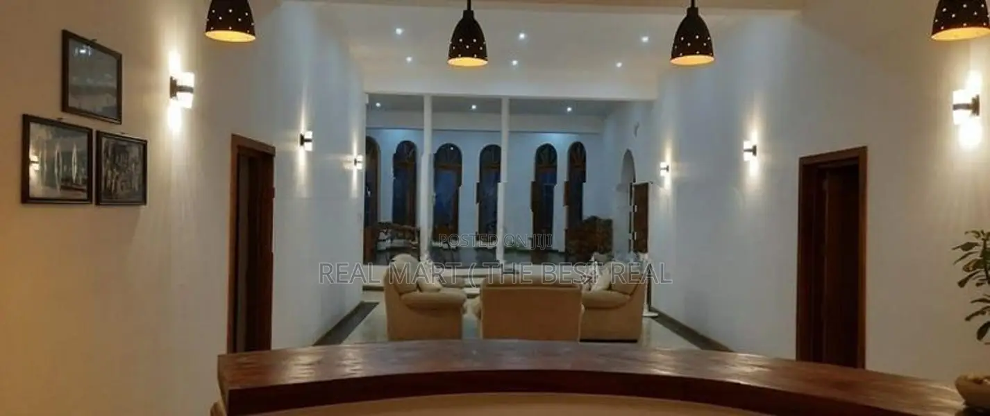KANDY : 8-AC-BR (44P) LUXURY HOTEL FOR SALE