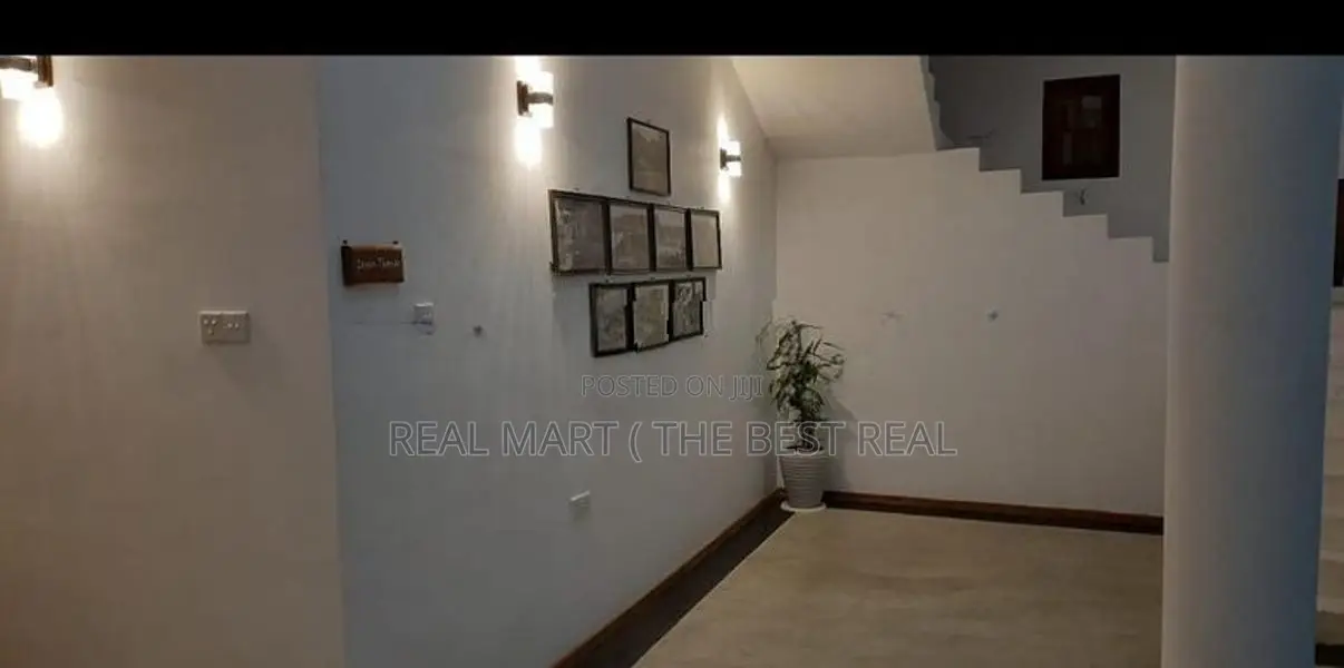 KANDY : 8-AC-BR (44P) LUXURY HOTEL FOR SALE