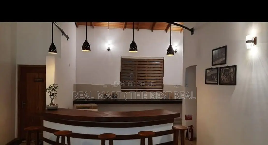 KANDY : 8-AC-BR (44P) LUXURY HOTEL FOR SALE
