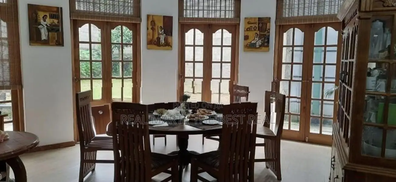 KANDY : 8-AC-BR (44P) LUXURY HOTEL FOR SALE