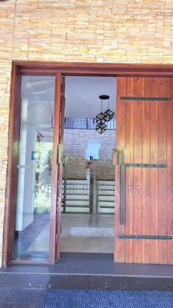 6BR Luxury Villa for Sale in Heerassagala, Kandy (VL4708)