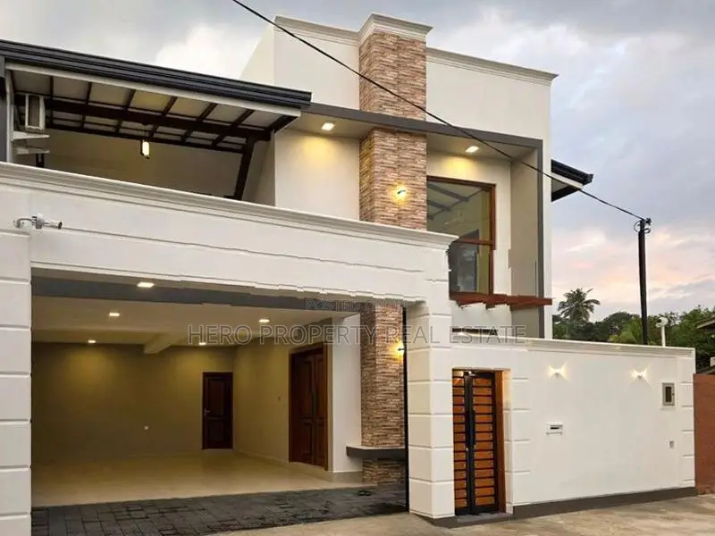 HAS202 - Quality Valuable Luxury House for Sale in Piliyandala