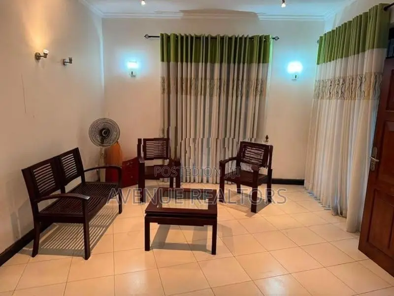 5BR House for Sale in Boralesgamuwa (HS4712)