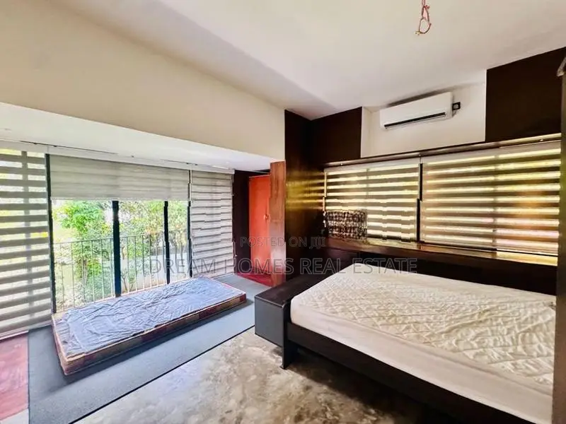 Luxury House for Sale in Rajagiriya – Kalapaluwawa