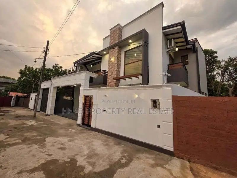HAS202 - Quality Valuable Luxury House for Sale in Piliyandala