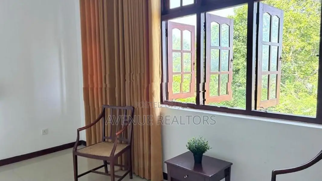 Luxury Villa for Rent in Kandy (VL4710)
