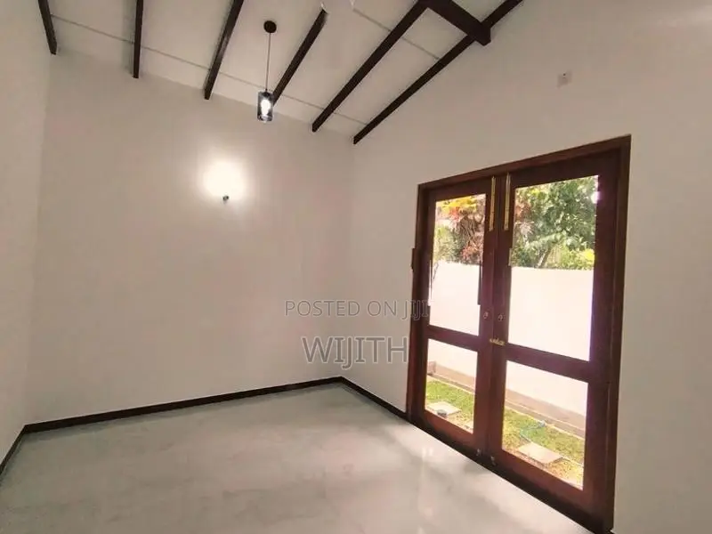 ණවමාදිලියේ ලස්සන තනිමහල් නිවසක් විකිනිමට කොටිටාවෙි පොල්ගස්ඕවිට